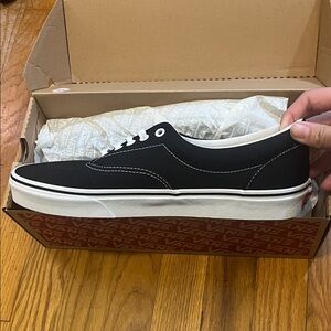 black and white vans men’s 11.5